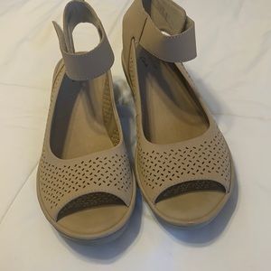 Clark’s wedge sandal